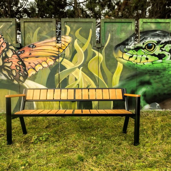 Parková lavička Gladiator Prestige s drevenou lakťovou opierkou