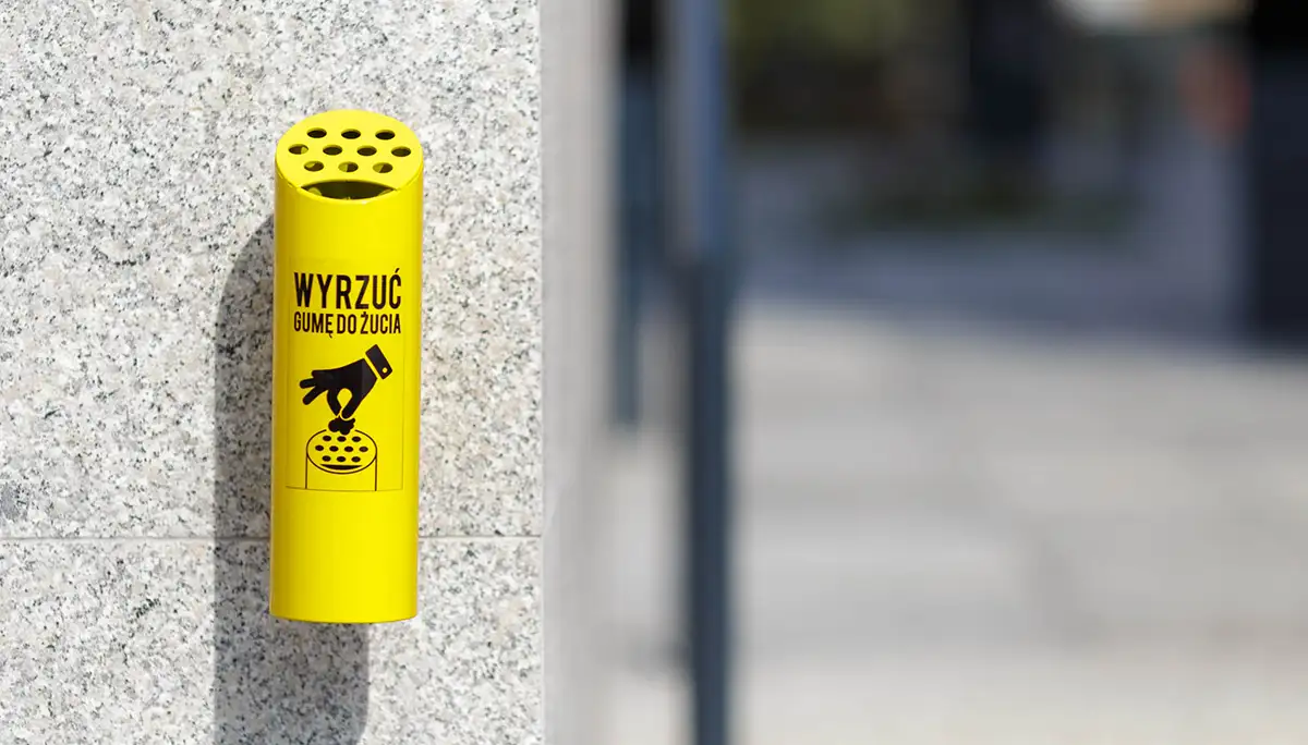 Gumový zabijak. Riešenie problému žuvačiek na chodníkoch?