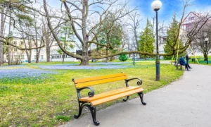 Lavička Viedenská s lakťovou opierkou