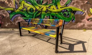 Lavička Gladiátor Solid s lakťovou opierkou