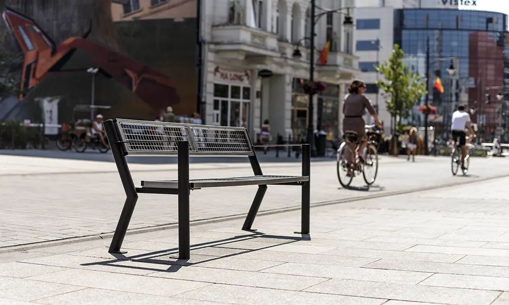 Lavička Gladiátor Solid s lakťovou opierkou