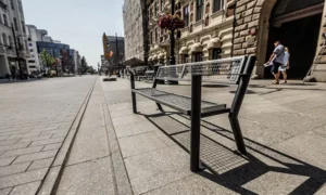 Lavička Gladiátor Solid s lakťovou opierkou