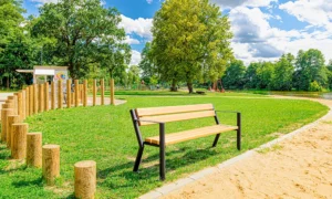 Lavička Gladiátor s lakťovou opierkou