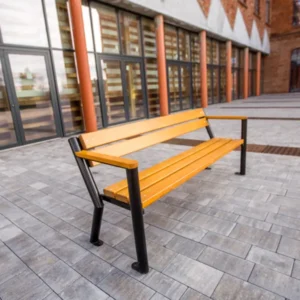 Lavička Gladiator s drevenou lakťovou opierkou