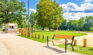 Lavička Gladiátor s lakťovou opierkou