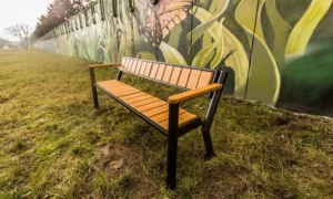 Lavička Gladiator Prestige s drevenou lakťovou opierkou