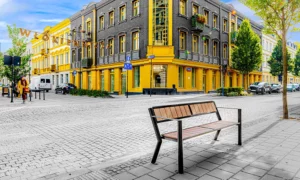 Parková lavička Gladiator WPC s lakťovou opierkou