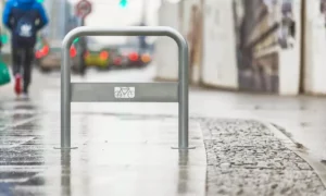 Stojan na bicykle typu U