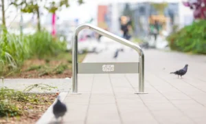 Stojan na bicykle U Pro šikmý