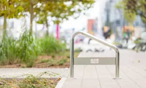 Stojan na bicykle U Pro šikmý