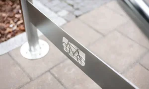 Stojan na bicykle U Pro šikmý