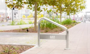 Stojan na bicykle U Pro šikmý